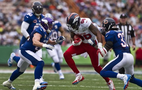 爱游戏体育-WTT冠军赛首回合对决在即！菲尼克斯太阳演练定位球，巴黎圣日耳曼密集防守应对