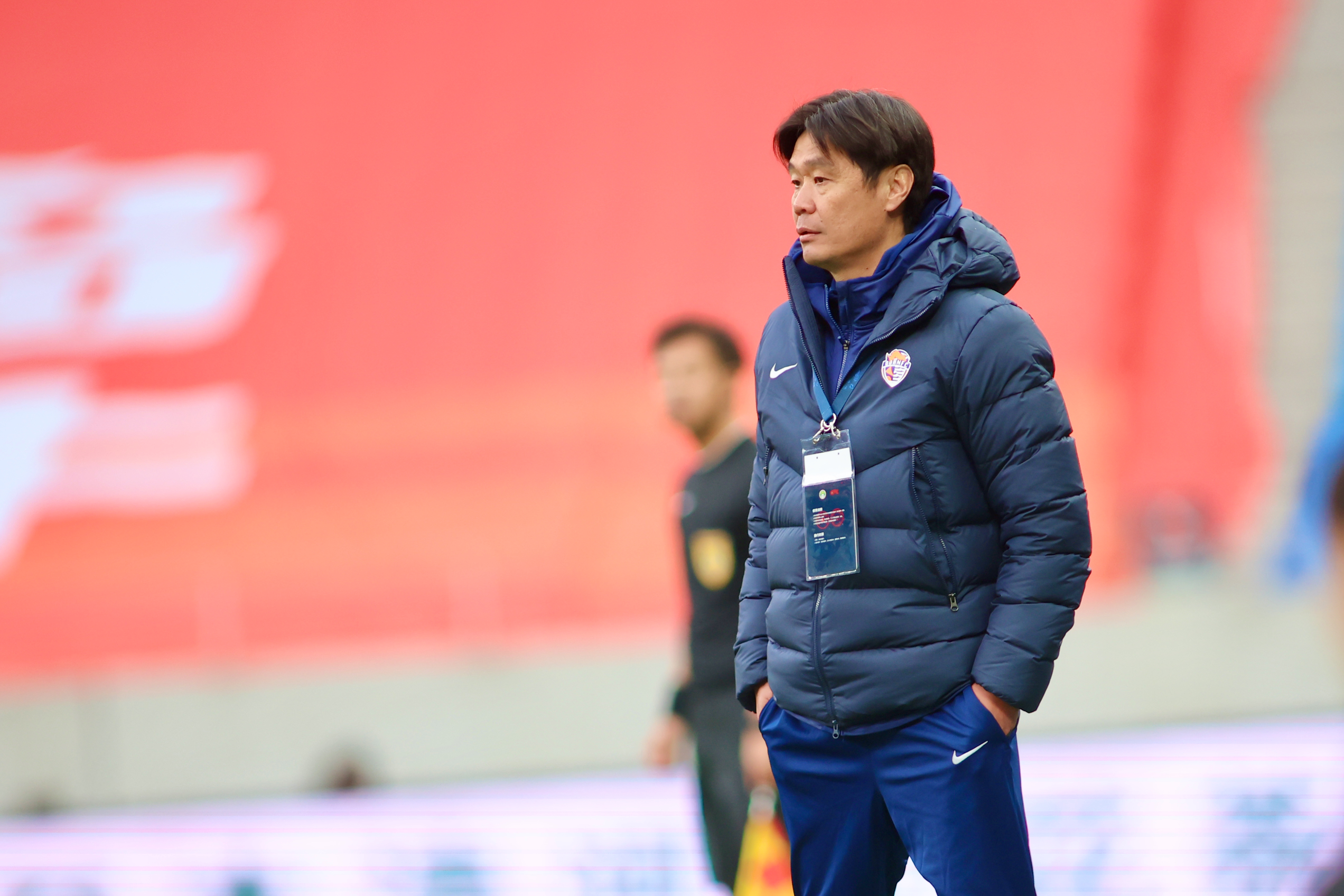 慕尼黑客场惨败，球队士气受挫需调整状态